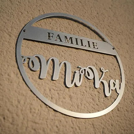 Mika Mit Garten Apartment *