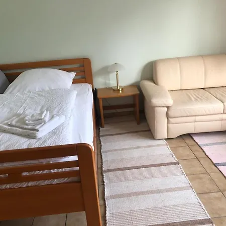 Mika Mit Garten * Limburg an der Lahn